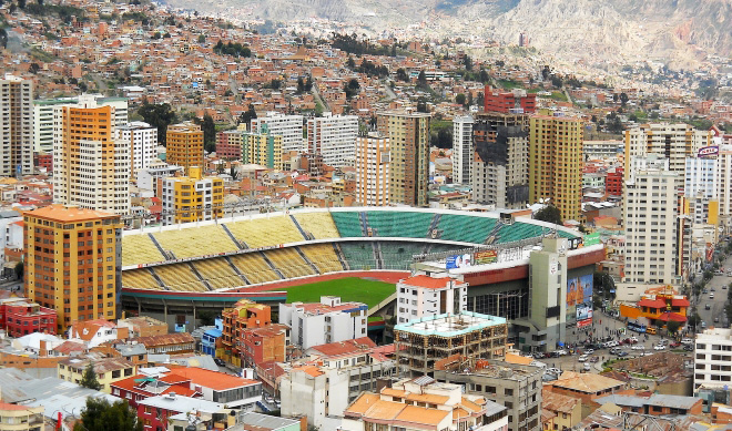 8 самых необычных футбольных стадионов мира
