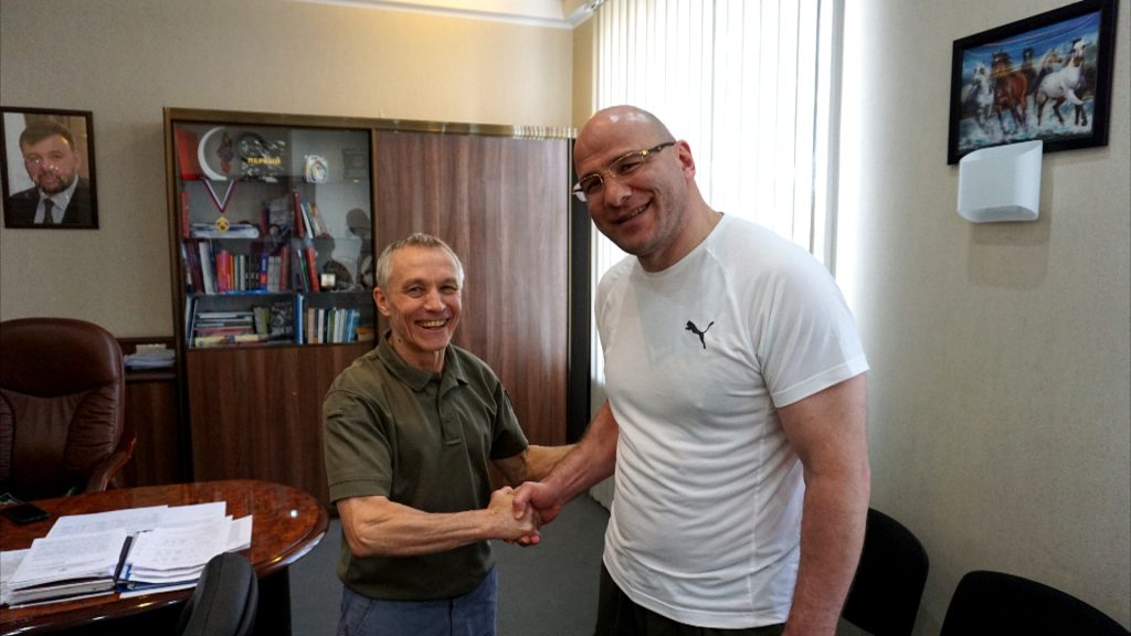 20 июля — Олимпийский чемпион Артур Таймазов в Донецке